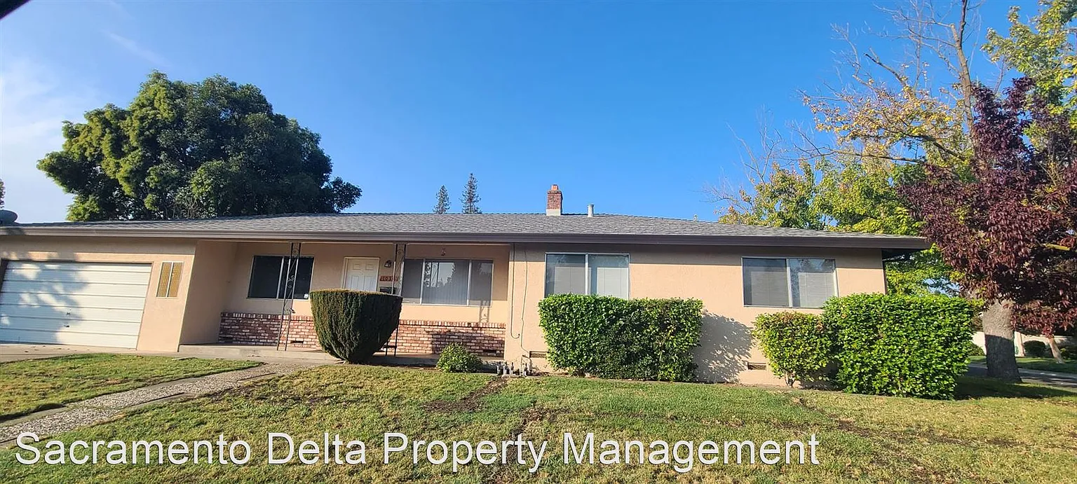 1030 Katz Ave photo 1