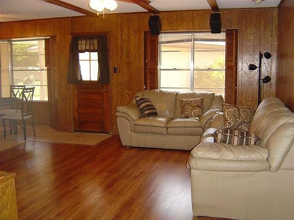 2nd image of 315 Linden Ln