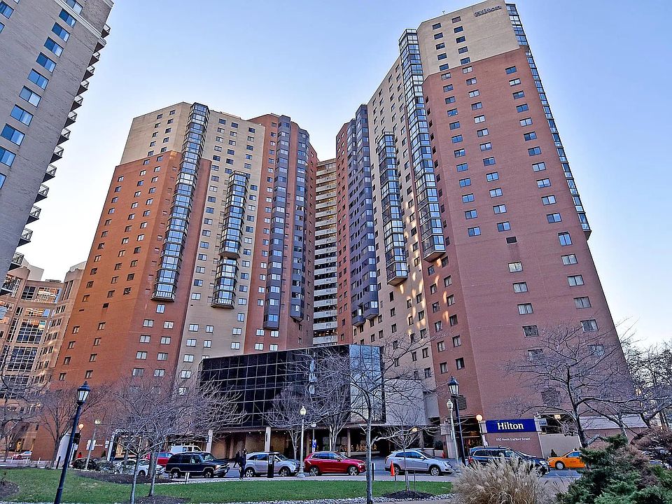 1st image of 900 N Stafford St APT 914