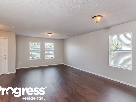 3rd image of 2765 Sutherland Dr