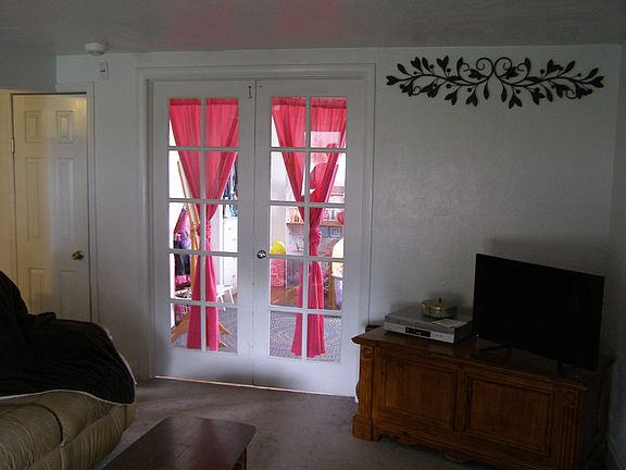 4th image of 1516 N Ohio Ave