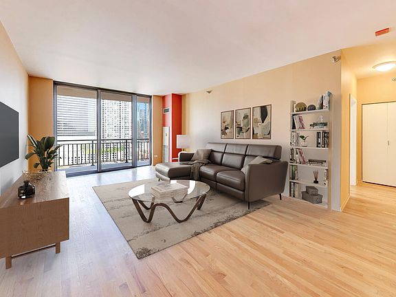 4th image of 330 N Jefferson St APT 1403