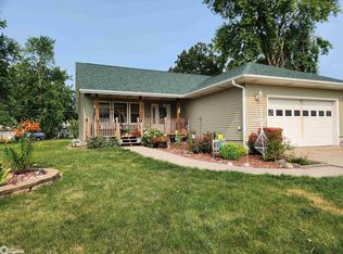 1025 Spring St, Grinnell, IA 50112