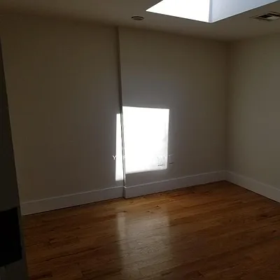 Rented by Yaffa Realty LLC | media 10