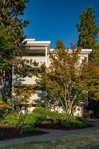 5307 Live Close To University Village And Uw! Photo 1