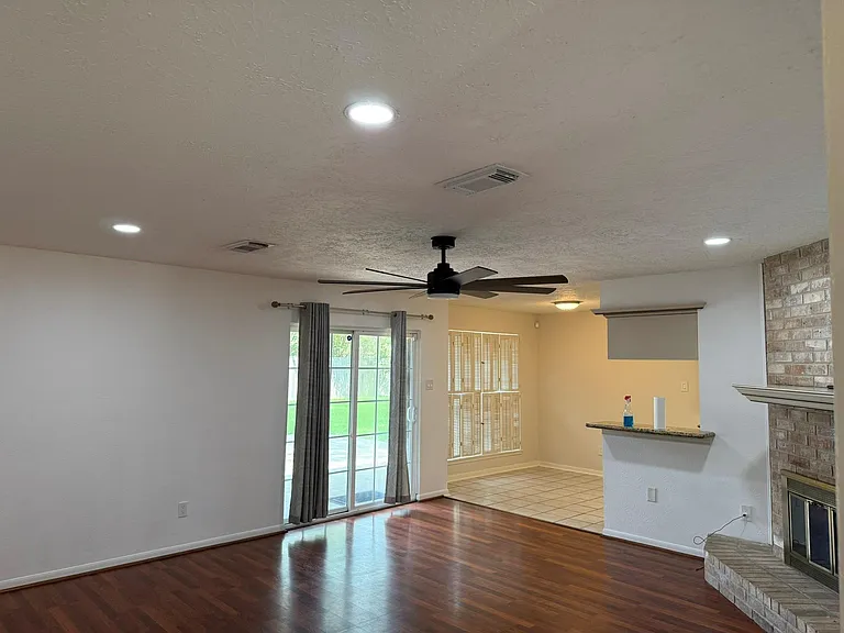 515 Tresvant Dr — Photo 12