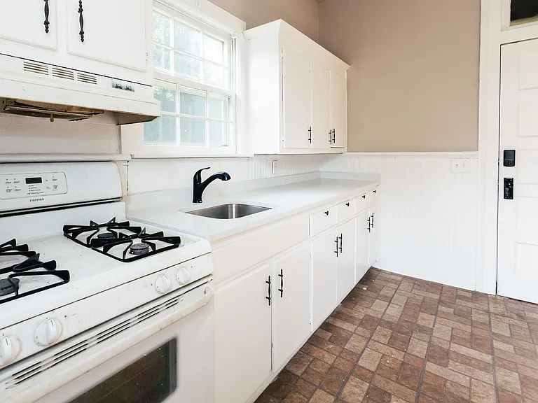 457 Forsyth St — Photo 17