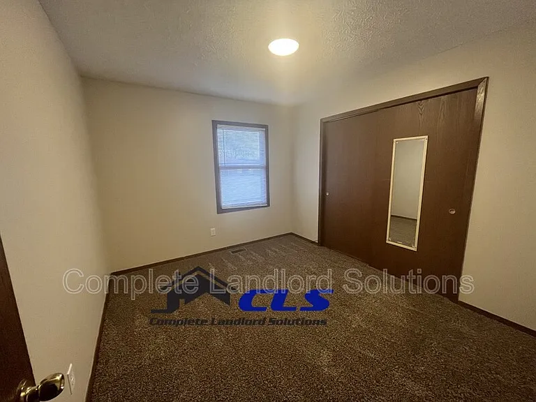 4258 S Kian St — Photo 3
