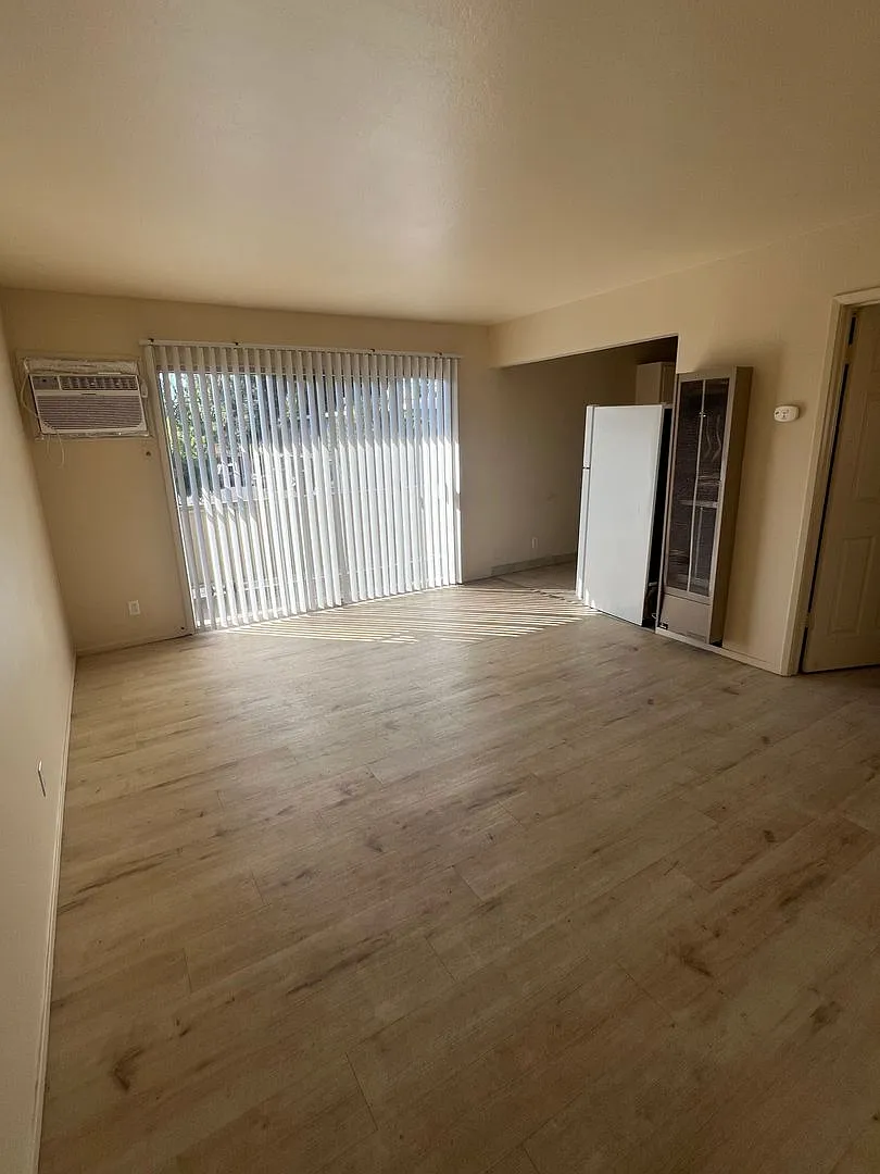 441 - 1601 Frisbie Court — Photo 2