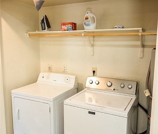 3rd image of 706 Navidad St
