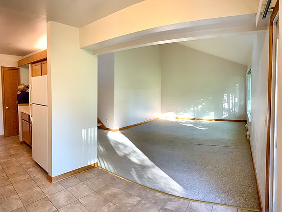 4th image of 3 Oakridge Ct
