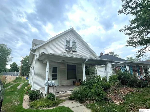 2756 Alpha St, Lincoln, NE 68510