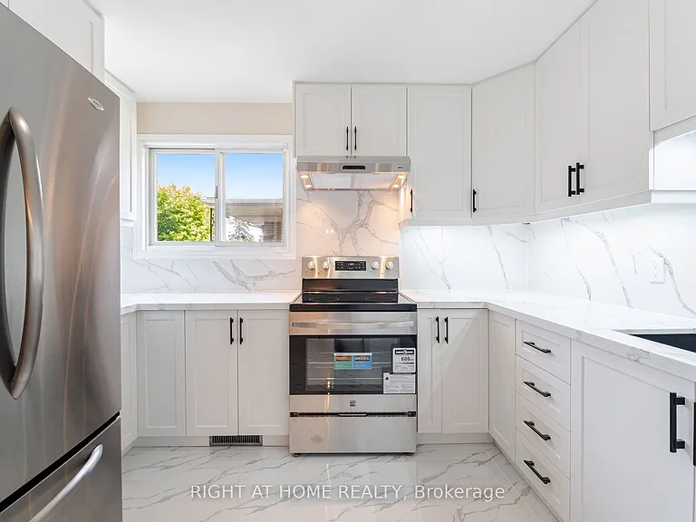 50 Albemarle St — Photo 9