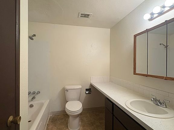 5th image of 1651 Fir St APT 4
