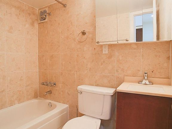 4th image of 304 W 92nd St APT 5B
