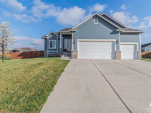 9842 Heather Ln, Manhattan, KS 66502