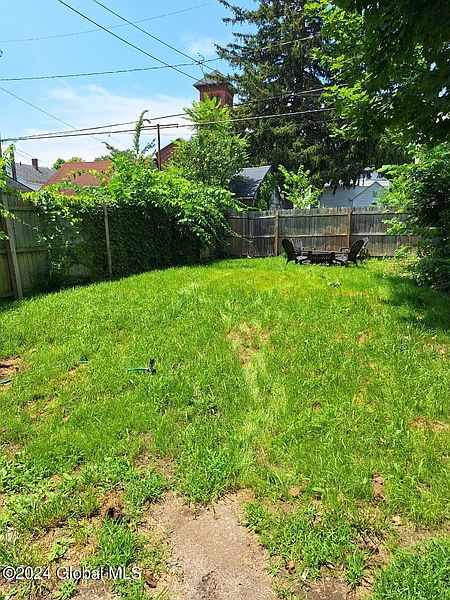 4th image of 395 4th Avenue