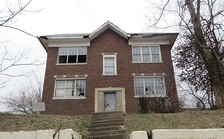 2nd image of 5943 Plymouth Ave