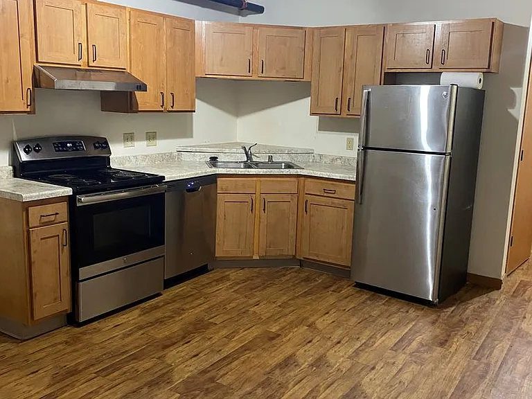 Belle Harbor offers one, two, and three bedroom lofts — Photo 18