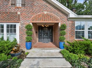 901 S Montreal Ave, Dallas, TX 75208