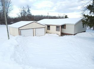 39024 47th Ave, Paw Paw, MI 49079