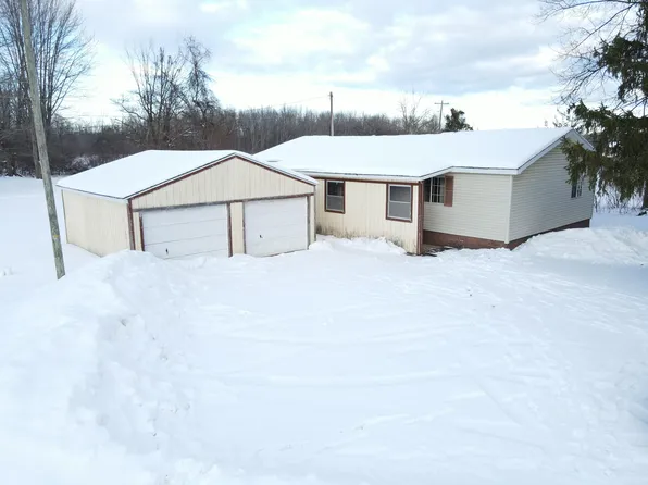 39024 47th Ave, Paw Paw, MI 49079