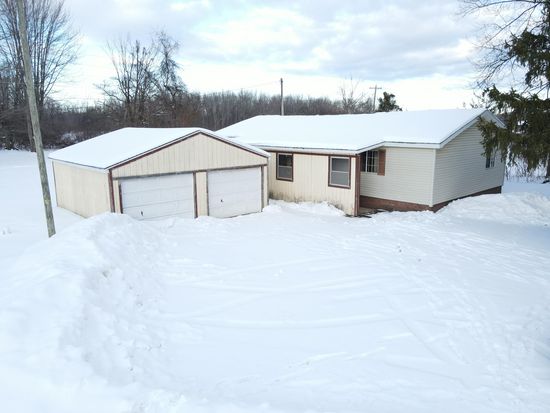 39024 47th Ave, Paw Paw, MI 49079