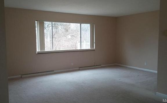 4th image of 925 Floradale Dr