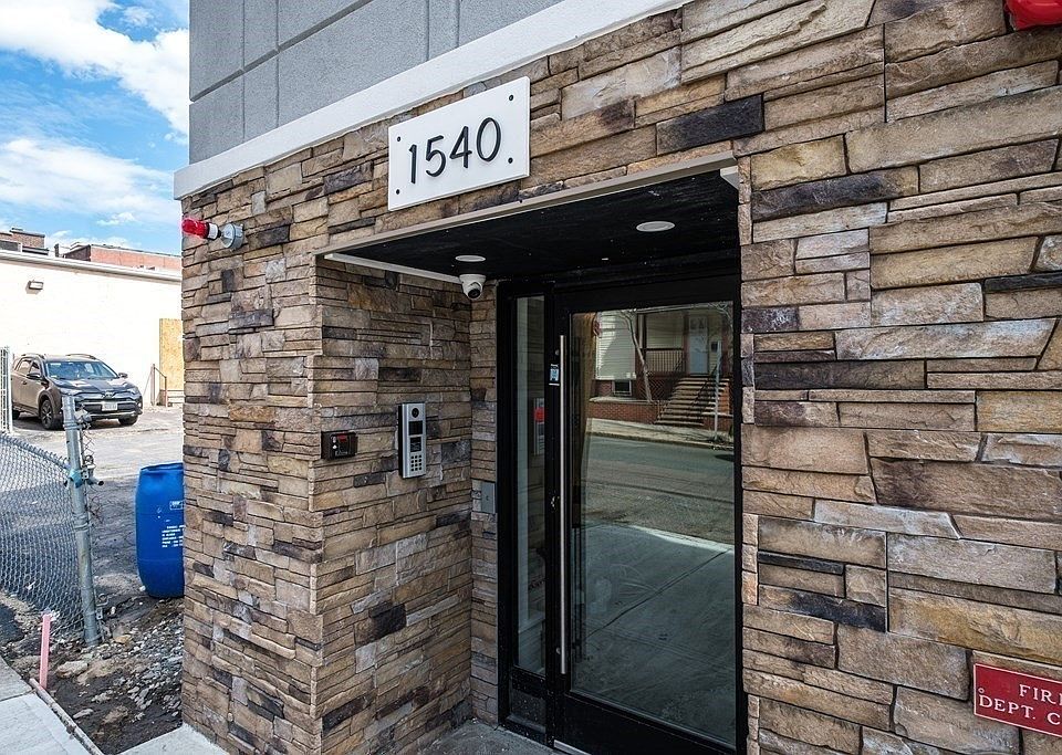 1st image of 1540 N Shore Rd #301