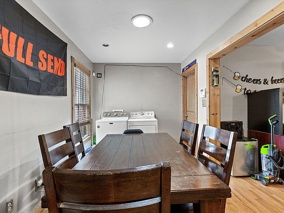 2nd image of 4016 Acacia St