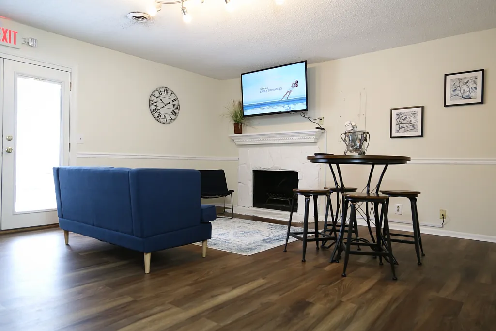 Walker Springs Apartments — Photo 2