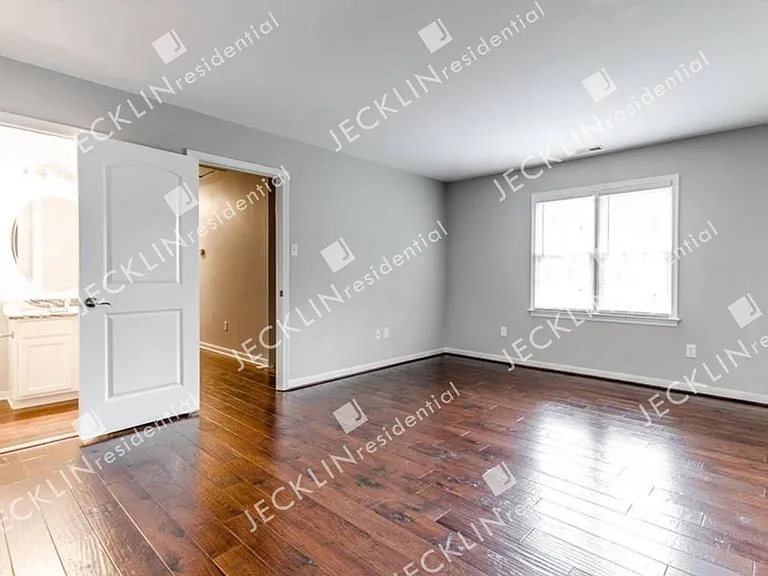 2628 Hillgate Ct — Photo 9