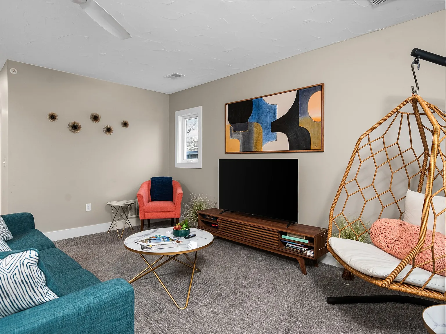2 bed, 1150 sqft, $2,000 — Photo 3