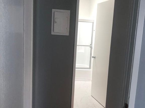 5th image of 5228 Hermitage Ave