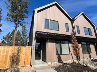 1026 W Linda Ave, Sisters, OR 97759