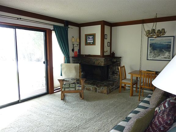 Living Room - Fireplace