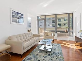 4815 11th St APT 9B, Long Island City, NY 11101