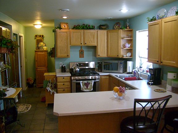 5th image of 437b Country Club Lane