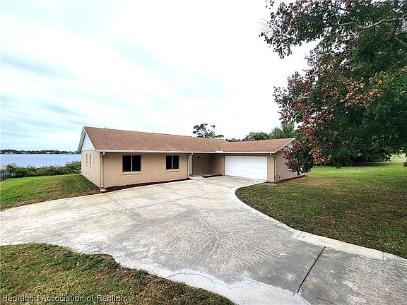 4th image of 228 S Huntley Dr