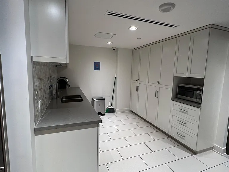 411 Mackay St #601 — Photo 24