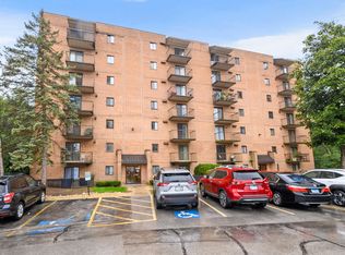 6050 Lake Bluff Dr Unit 402, Tinley Park, IL 60477
