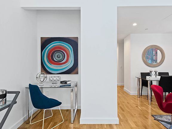 4th image of 415 Main St #Penthouse 1