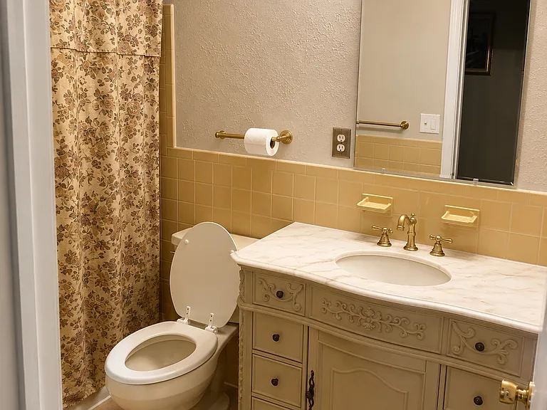 212 Dauntly St — Photo 2