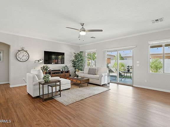 4th image of 3036 E PALM BEACH Drive