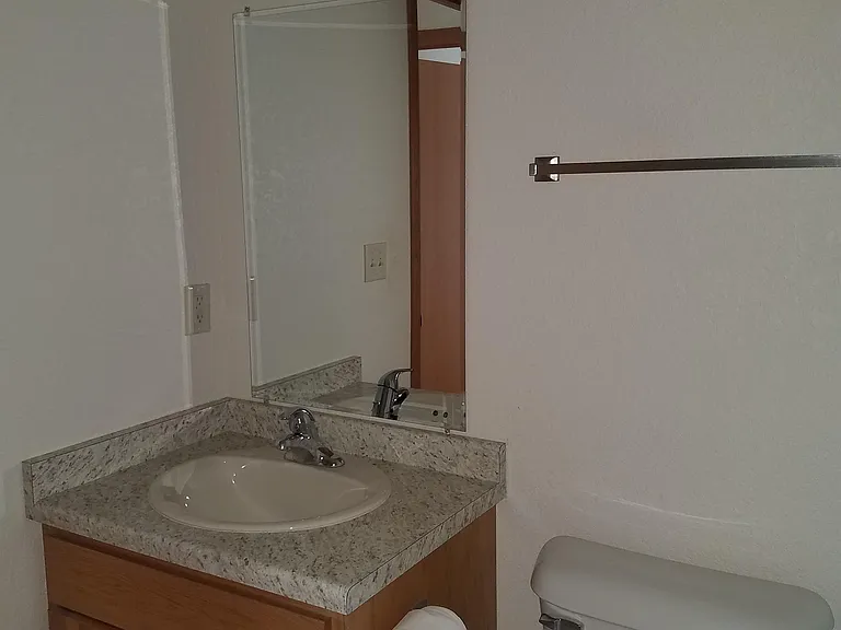 S75W16830 Gregory Dr #F — Photo 9