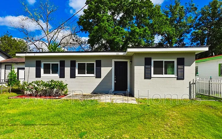 3515 Dignan St — Photo 2