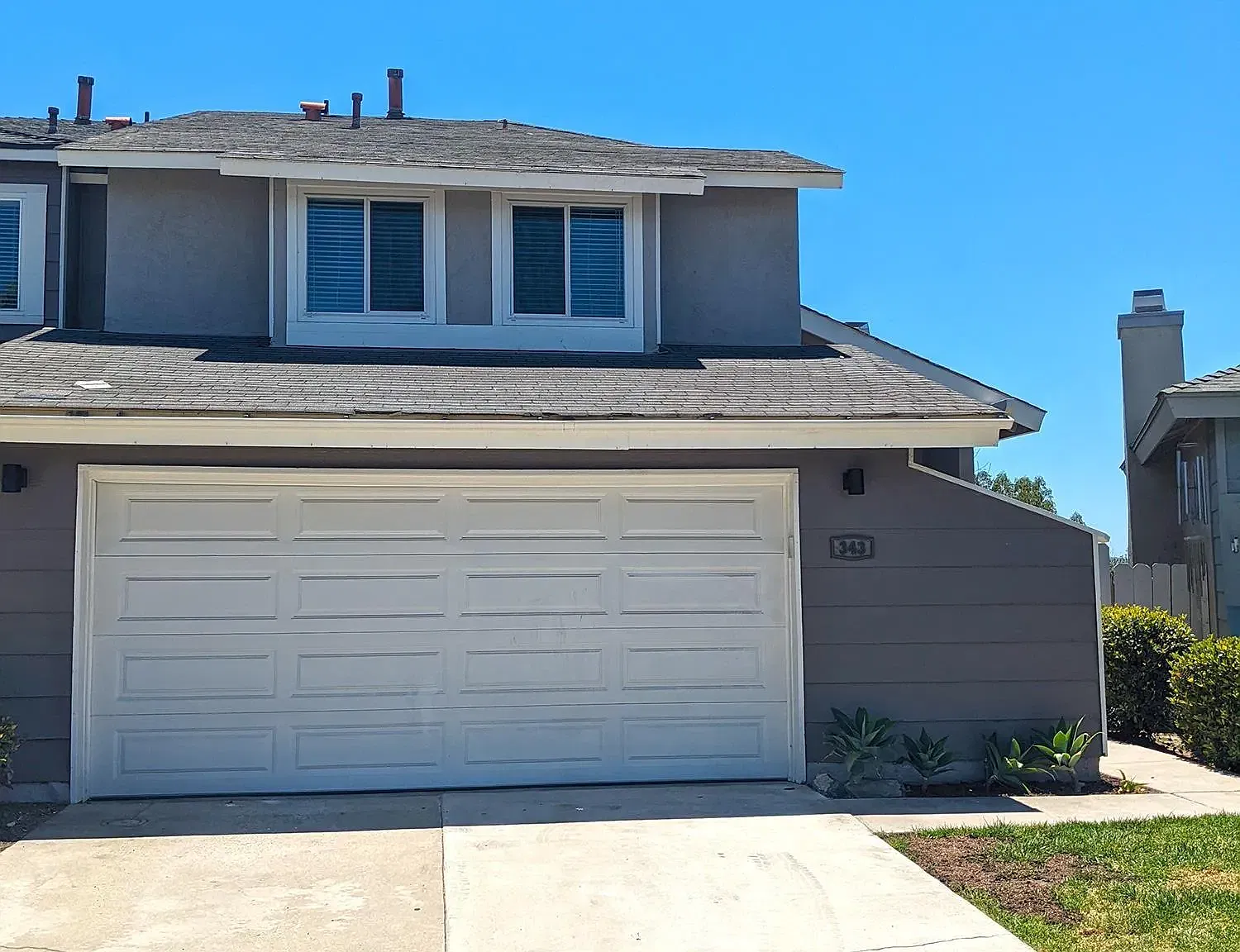 3 bed, 3.0 bath, 1376 sqft, $3,795 — Photo 1