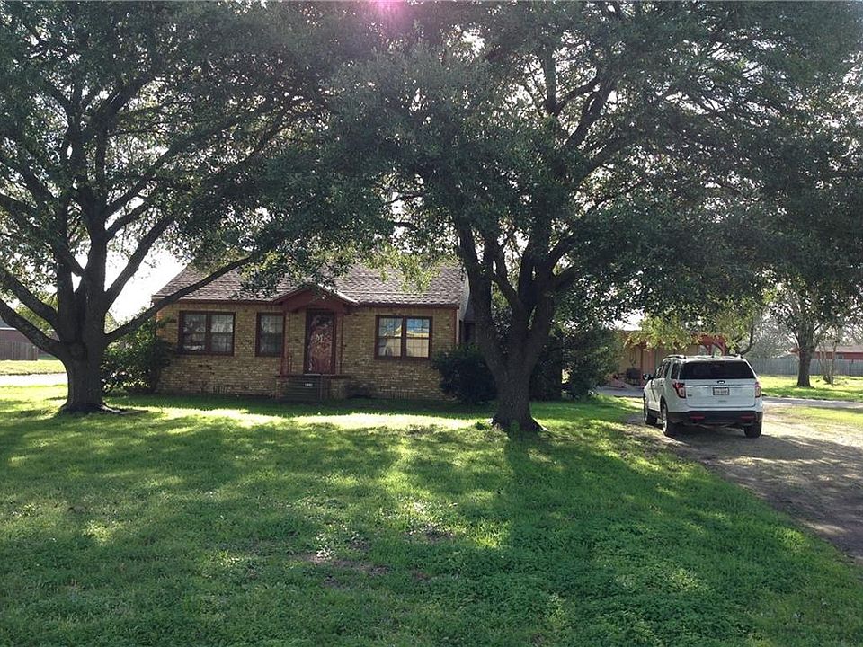 1st image of 804 E Navasota St