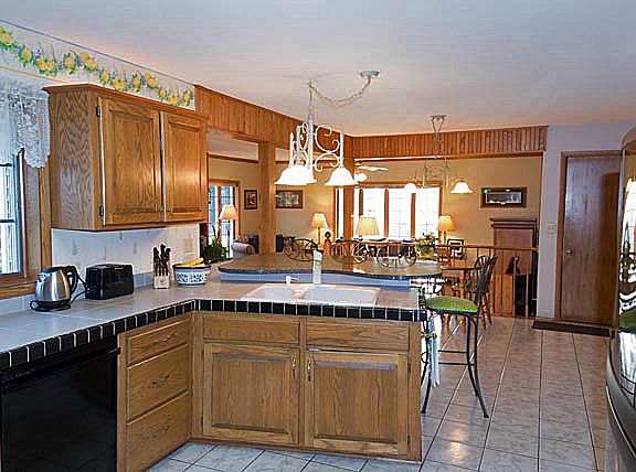 3rd image of 736 River Oaks Dr