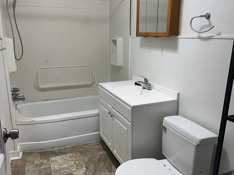 212A Wilson Ave — Photo 7